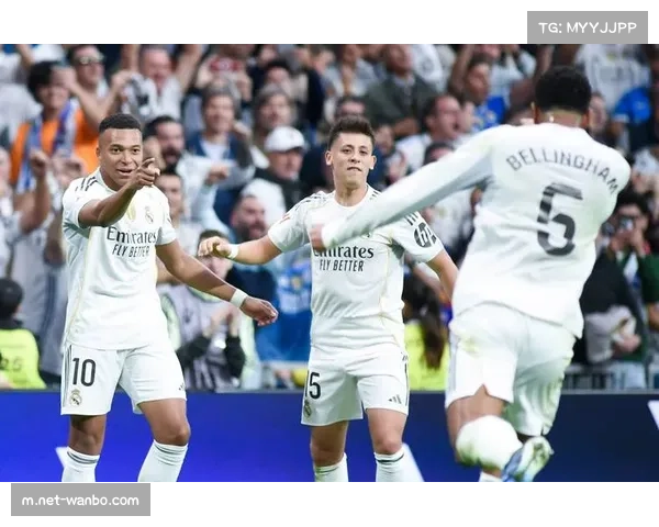 巴萨直塞渗透与肋部跑动，进攻层次丰富多样