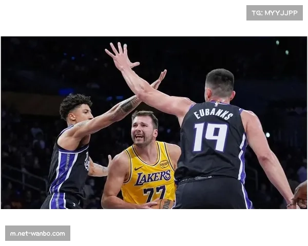 东契奇切球后球权归属反转 湖人挑战失败改变末节局势走向